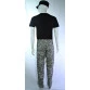 calca-camuflada-digital-universal-atras-com-camiseta